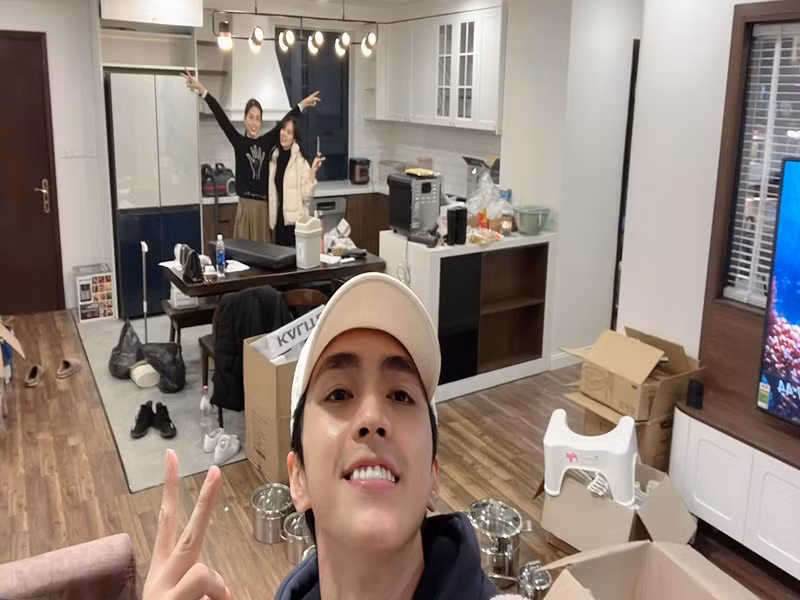 Mới đây, Bình An chia sẻ hình ảnh về căn nhà mới cùng bạn gái, đính kèm dòng trạng thái: "Sắp xong rồi. Cố lên nào". Nhiều người cho rằng cặp đôi sắp về chung nhà.