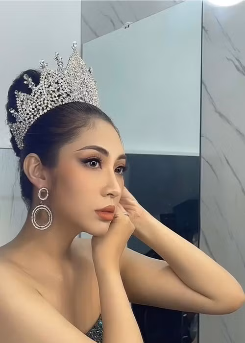 Trở lại sân khấu sau 3 năm, Thu Thảo xúc động. Cô hồi hộp hơn cả lần đầu đi thi hoa hậu.