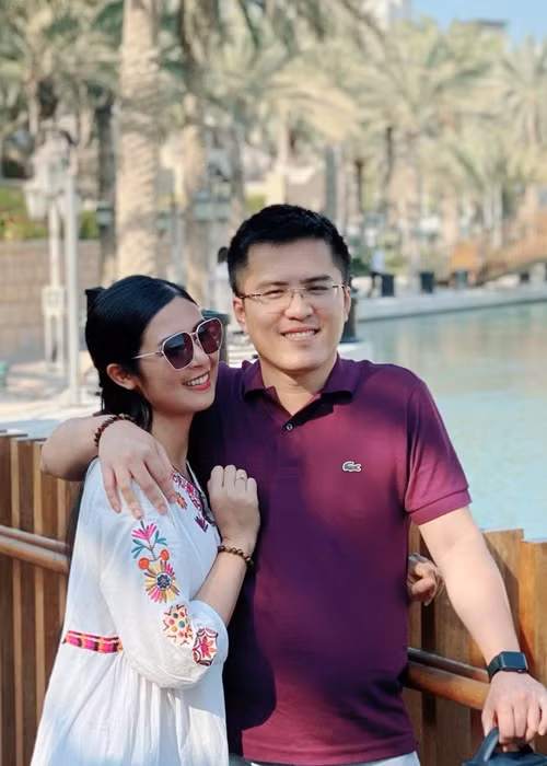 Bạn trai của Ngọc Hân công tác tại Bộ Ngoại giao. Anh có ngoại hình điển trai, xứng đôi với Ngọc Hân. Ảnh: FB Ngọc Hân