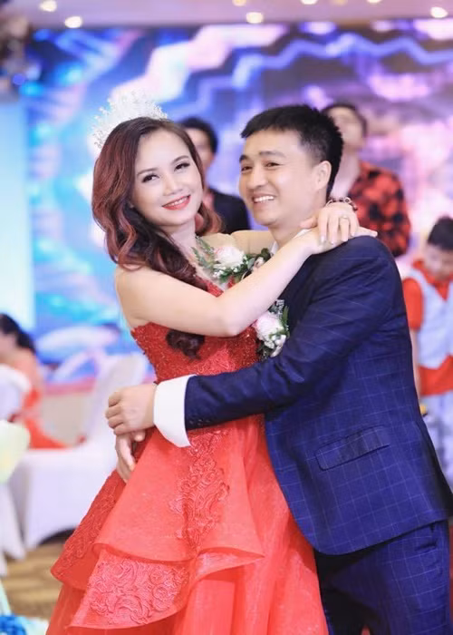 Hậu ly hôn, Cao Thắng tố diễn viên Hoàng Yến ngoại tình. Phía nữ diễn viên phủ nhận yêu người khác khi chưa ly hôn và tố bị chồng cũ bạo hành. Ảnh: Vietnamnet