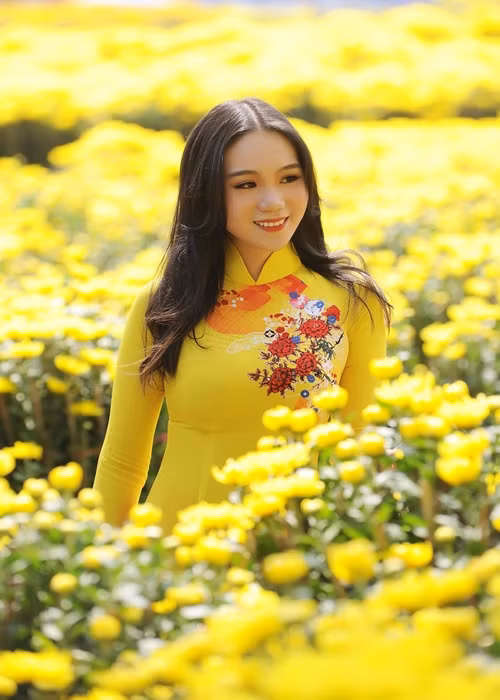 Khánh Ngân sở hữu chiều cao 1m73, gương mặt xinh như hot girl. Ảnh: VOV
