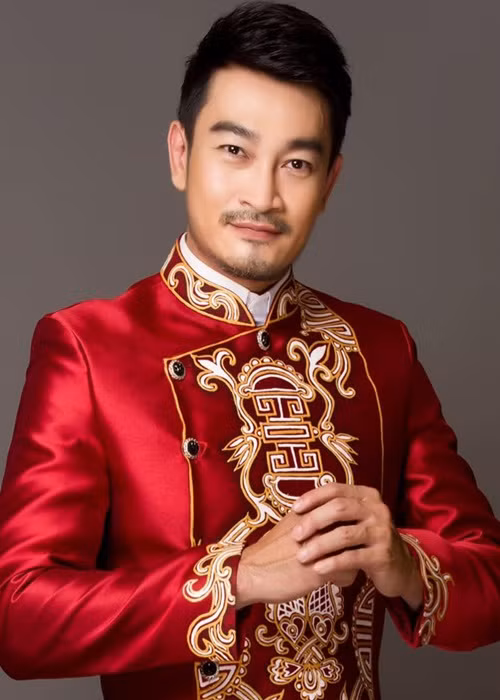 Quốc Thái từng chia sẻ, nếu phải thừa nhận mình "sợ vợ", anh không ngại ngần, bởi anh luôn muốn có sự bình an trong gia đình, muốn làm người phụ nữ của mình vui.