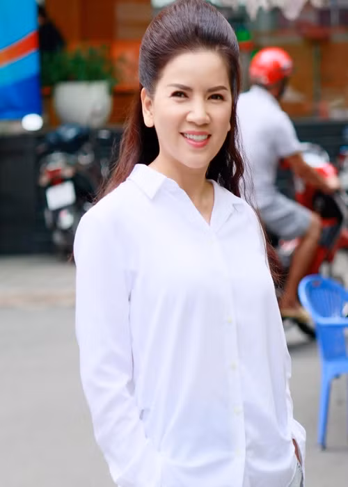 Đối với Ngọc Trinh, tình cảm phải có duyên. “Tôi không phản đối chuyện tình yêu, nhưng tôi nghĩ mọi thứ là duyên”, cô nói. Ảnh: FB Ngọc Trinh