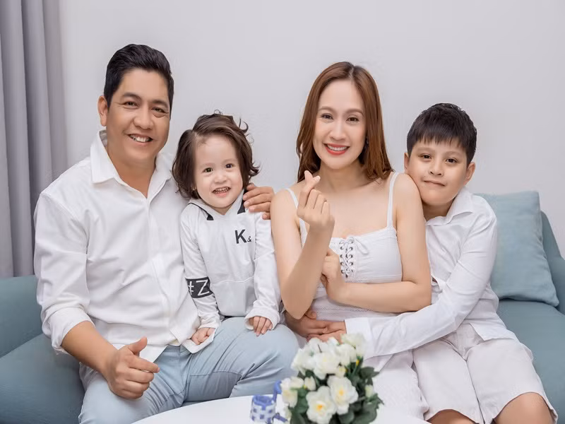 Ở tuổi 40, Thanh Thúy chia sẻ, cô cảm thấy mãn nguyện với tất cả những gì đang có.