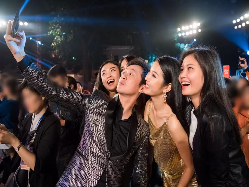 Anh Tuấn luôn chỉn chu khi xuất hiện trước công chúng.