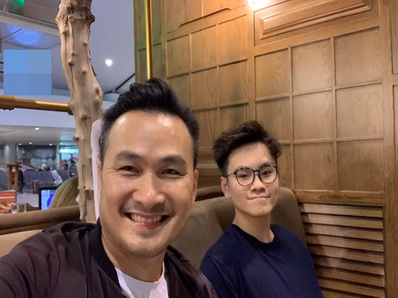Con trai của Chi Bảo lựa chọn trở thành luật sư. Trước đây, cậu nhóc từng học diễn xuất.