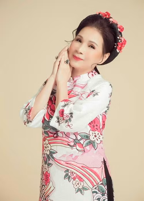 Hon nhan vien man cua 2 nghe si ten Xuan: Chieu Xuan - Kim Xuan