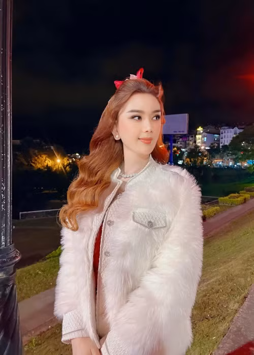 Lâm Khánh Chi ủng hộ việc kinh doanh của chồng cũ.