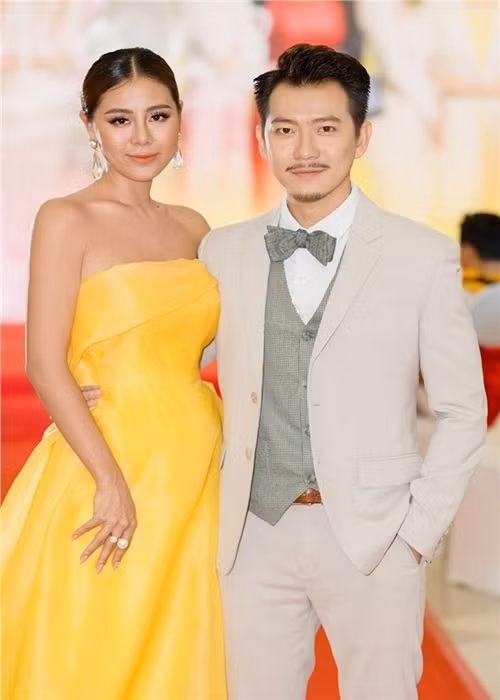 Nam Thư còn bị đồn hẹn hò Pom khi cả hai hợp tác với nhau trong nhiều dự án. Nữ diễn viên khẳng định: “Pom là thành viên của công ty tôi và là một trong hai diễn viên nam tôi thương yêu nên tôi hỗ trợ nhiệt tình”. Ảnh: Yan