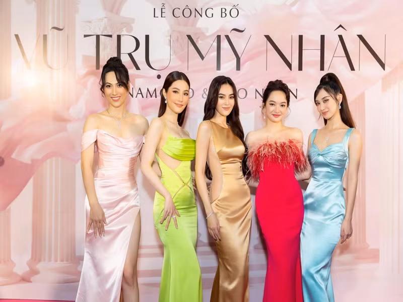 Do tai sac dan sao nu tham gia “Vu tru my nhan”