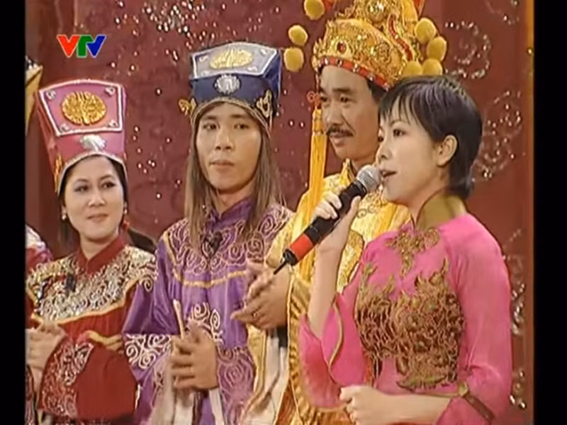 Nữ MC thân thiết với các nghệ sĩ tham gia Táo Quân: Quốc Khánh, Xuân Bắc, Tự Long... Ảnh chụp màn hình