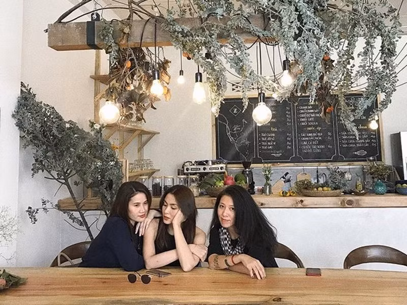 Thân thiết với Thân Thúy Hà, Hà Tăng từng khóc và tủi thân vì không được đàn chị mời dự tiệc sinh nhật của con trai.