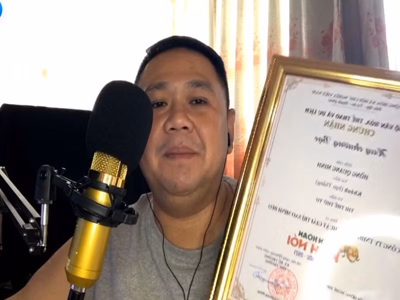 Hiện tại, Minh Béo khóa chức năng cho người lạ bình luận trên trang cá nhân, có lẽ để hạn chế bình luận trái chiều.