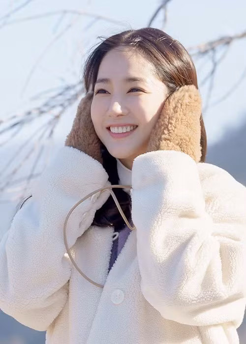 Nhờ dao kéo thành công, nhan sắc của Park Min Young ngày càng lên hương.