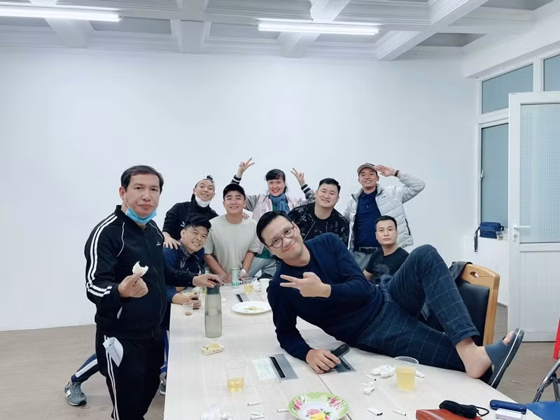 “Vì dàn Táo trẻ hiện nay của Táo Quân gần như đều đi lên từ những vai rất nhỏ trong chương trình này. Tôi hy vọng mình đã thể hiện tốt để sẽ nhận được sự tin tưởng vào những năm tiếp theo, tham gia những vai lớn hơn”, Thái Dương chia sẻ trên Giadinhnet.