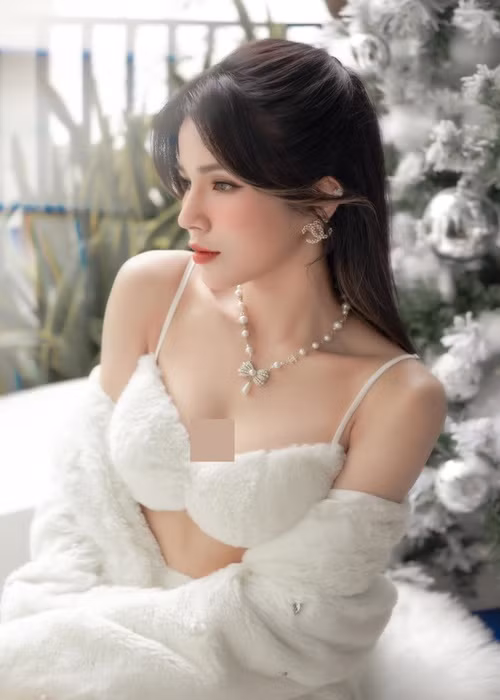 Mới đây, Diệp Lâm Anh thừa nhận đã ly thân thiếu gia Đức Phạm. Trong 2 năm qua, vợ chồng cô chiến tranh lạnh.