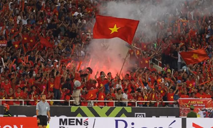 Viet Nam dau Thai Lan: Co loai tru duoc phao sang, co vu qua khich?