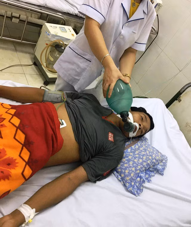 Cảnh báo từ vụ hai cậu cháu tử vong do uống rượu ngâm rễ cây - Hình 2 Canh bao tu vu hai cau chau tu vong do uong ruou ngam re cay-Hinh-2