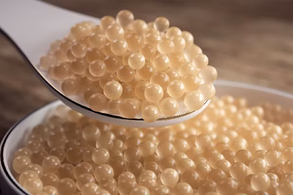 Trong các loại trứng cá tầm thì trứng cá tầm bạch tạng “White Caviar” là quý hiếm nhất. Với giá cả đắt đỏ lên đến hàng chục nghìn USD/kg, thậm chí có loại còn đến hơn 100,000 USD/kg.