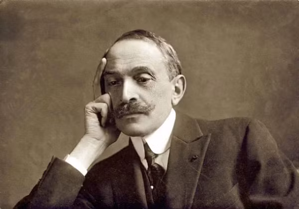 Năm 1920, Serge Voronoff đã thuyết phục hàng ngàn người đàn ông cấy tinh hoàn của tinh tinh để phục hồi sinh lực.