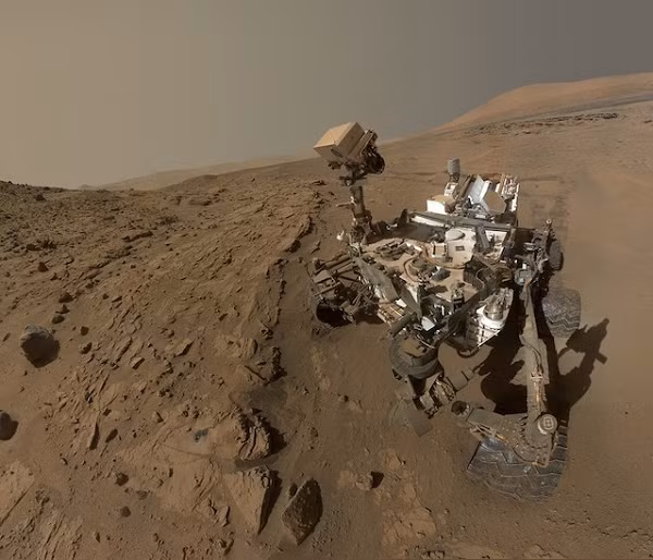 Tổng cộng 24 mẫu bột trầm tích đã được Curiosity nung nóng khoảng 850 độ C để tách các chất hóa học riêng lẻ, cho thấy khác biệt lớn về đồng vị carbon 12 và carbon 13, hai đồng vị carbon ổn định có thể tiết lộ chu trình carbon đã thay đổi như thế nào theo thời gian.