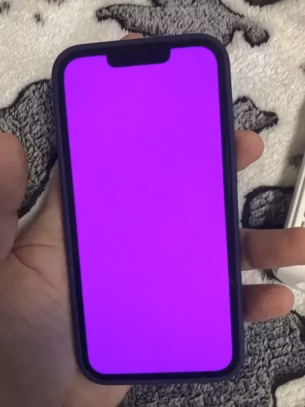 Dù cho họ đã được đổi sang 1 chiếc iPhone khác, thế nhưng, các phản ánh về vấn đề này gần đây ngày càng tăng lên nhiều hơn. Đội ngũ hỗ trợ của Apple cho rằng đây về cơ bản chỉ là một lỗi phần mềm chứ không phải lỗi phần cứng, do vậy người dùng không cần phải quá lo lắng.