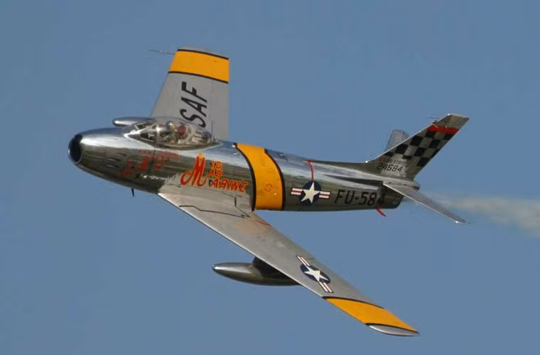 Tiêm kích đánh chặn F-86 Sabre là một trong những mẫu tiêm kích phản lực thành công nhất trong lịch sử Mỹ. Gần 10.000 chiếc được sản xuất và xuất khẩu tới khoảng 30 quốc gia trên khắp thế giới.