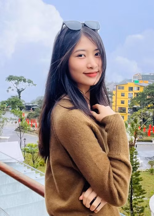 Hồng Trang sở hữu nét đẹp dịu dàng. Ảnh: FBNV.