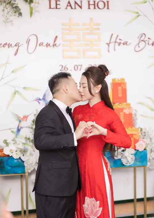 Ngày 26/7, Phương Oanh và Shark Bình tổ chức lễ ăn hỏi. Ảnh: Vietnamnet.