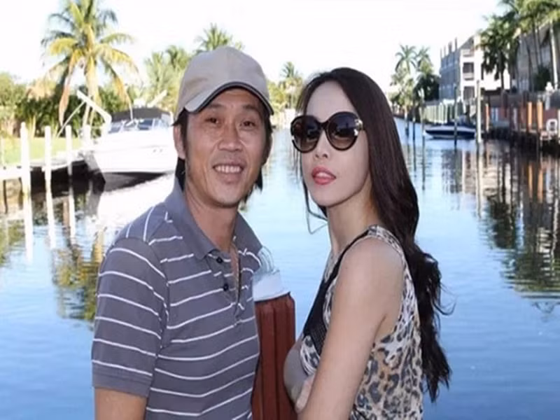 Ngoài Dương Triệu Vũ, Hoài Linh còn có một người em khác theo đuổi nghệ thuật là ca sĩ Phương Trang. Ảnh: Vietnamnet.