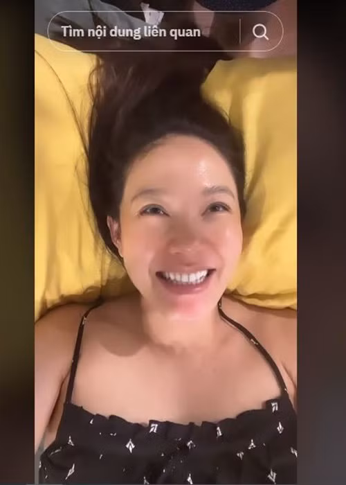 Trên trang cá nhân, Minh Hằng vừa chia sẻ clip được ông xã đại gia đắp mặt nạ.