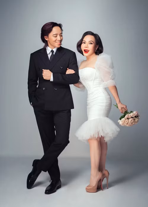 Ông xã Việt Hương cho biết, trong tương lai, anh sẽ tổ chức một đám cưới nhỏ dành cho vợ. Ảnh: Dân Trí.