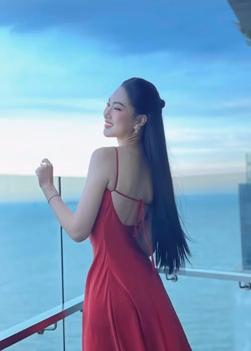 Số đo vòng ba của Quỳnh Thư là 94 cm.