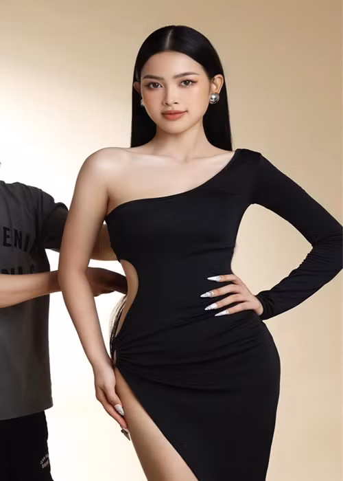 Người đẹp gốc Quảng Nam từng đoạt danh hiệu Á khôi cuộc thi tìm kiếm Đại sứ sinh viên Đại học Đà Nẵng Miss&amp;Mr UD năm 2022. Ảnh: FBNV.