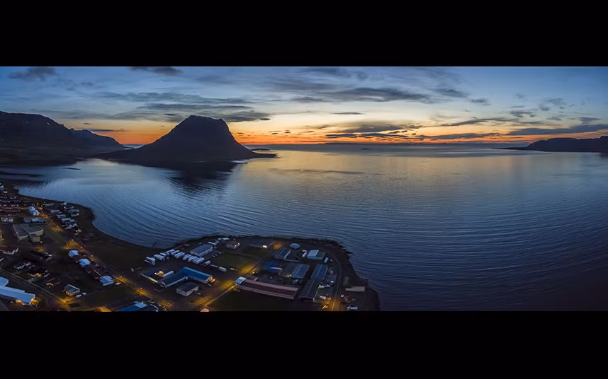 Núi Kirkjufell.