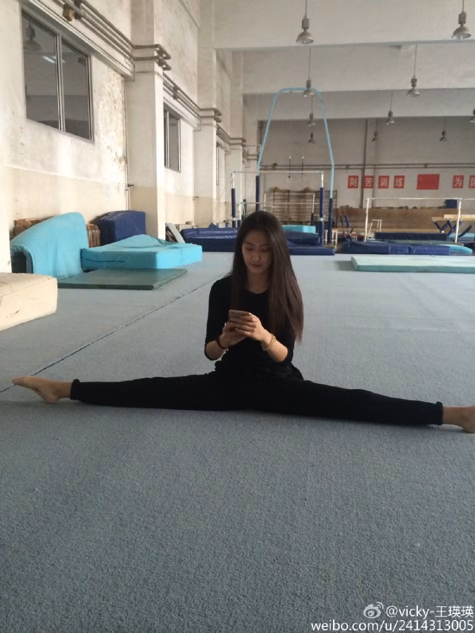 Bộ ảnh của nữ VĐV thể dục xinh đẹp tên Wang Yingying đang gây sốt trên mạng xã hội Weibo ở Trung Quốc.