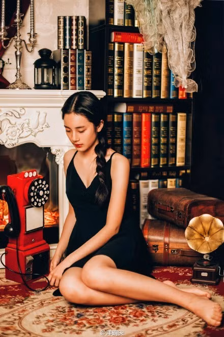 Vẻ đẹp tinh khôi và trong trắng của nữ sinh 16 tuổi khiến dân mạng ngất ngây.