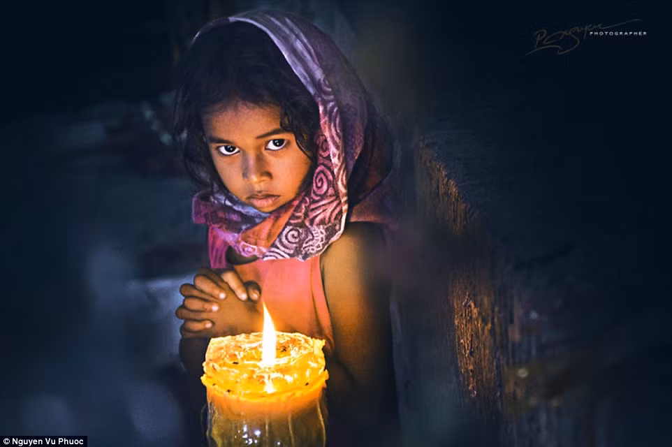 Em bé người dân tộc Chăm.