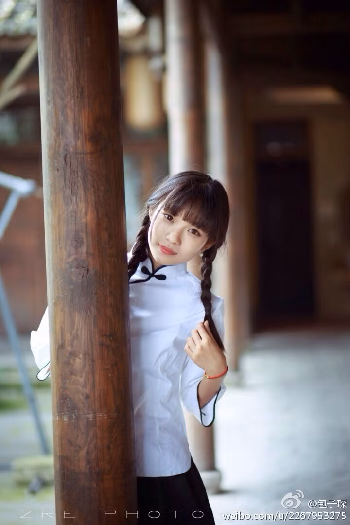 Nữ sinh 9X trông như một tiểu thư thời xưa, xinh đẹp hút hồn dân mạng.