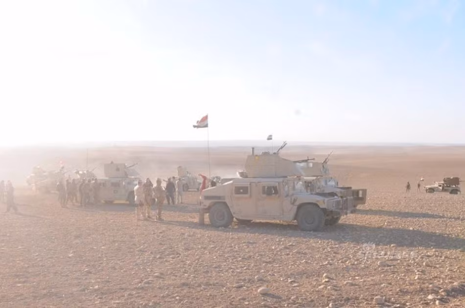 Cụm quân đang tập kết ở vùng ngoại vi Mosul.