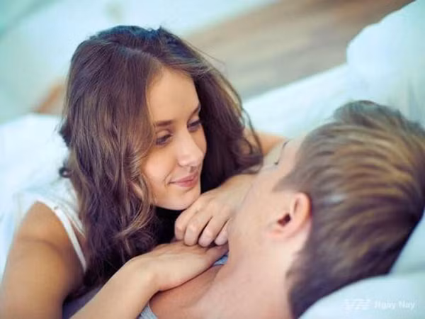 Lâu ngày không giao hợp. Quan hệ tình dục đều đặn góp phần hạn chế các bệnh tuyến tiền liệt. Nghiên cứu chỉ ra, nam giới lâu ngày không sinh hoạt chăn gối, tuyến tiền liệt dễ bị sung huyết không có lợi.