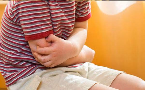 Tiêu chảy, số lần tiêu chảy hàng ngày tăng lên; Tê bì tay chân không rõ nguyên nhân.