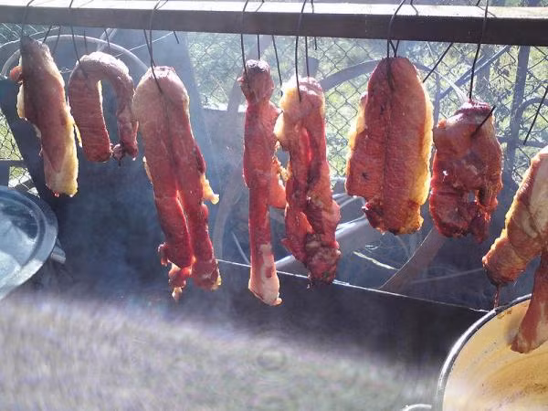 Thịt thối là món ăn truyền thống lâu đời của người dân tộc Khơ Mú.