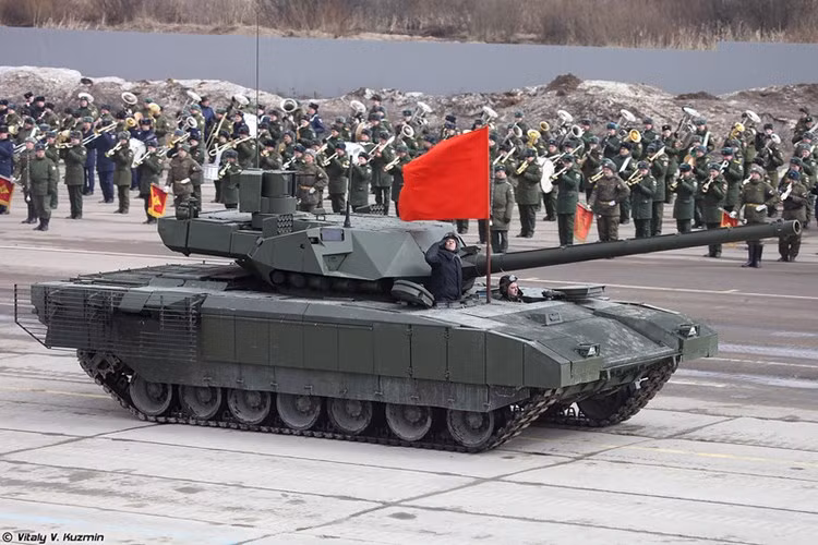 Ngoài ra, cũng cần phải làm việc thêm để đánh giá rõ nét các hệ thống phòng vệ trên xe tăng bao gồm hệ thống phòng thủ chủ động Afganit được quảng cáo là có thể đánh chặn được cả tên lửa và đạn pháo. Bên cạnh đó, còn có nguồn tin rò rỉ cho rằng Armata sẽ có một loại radar tương tự công nghệ trên tiêm kích Su T-50? Nguồn ảnh: Wikipedia
