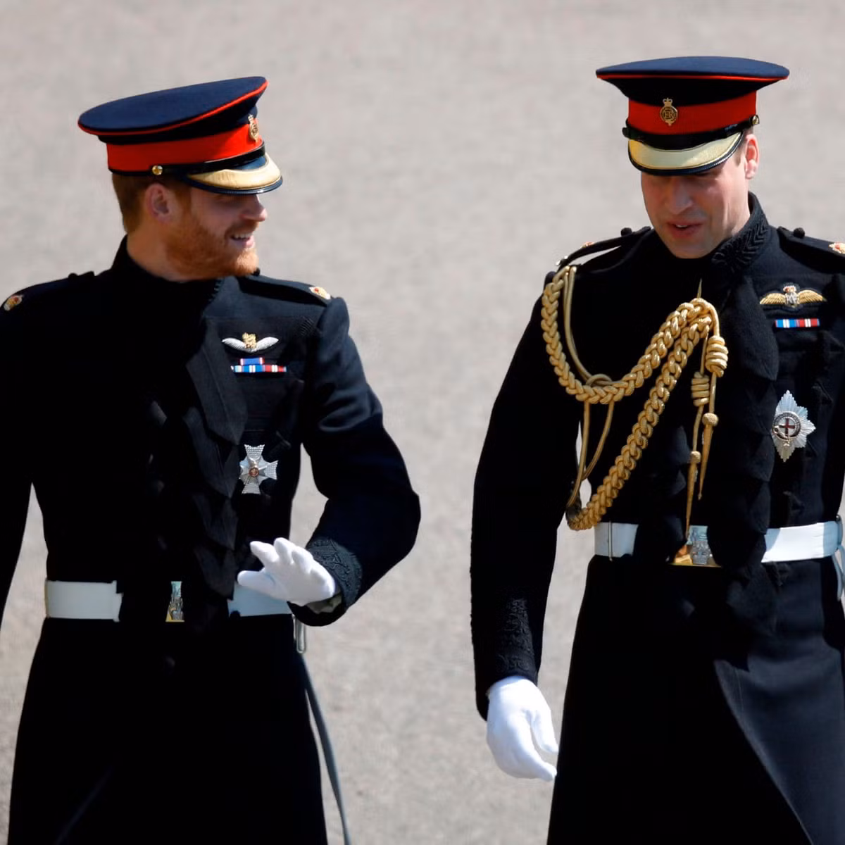 Hoàng tử Harry từng được lực lượng Household Cavalry bí mật giao nhiệm vụ lái máy bay thả bom chống lại quân nổi dậy ở Afghanistan trong 10 tuần hồi năm 2012.