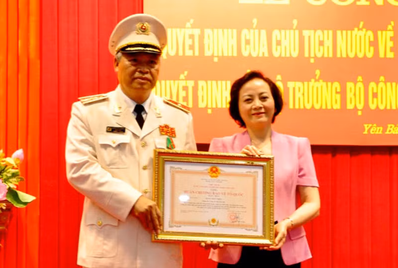 Bo Cong an bo nhiem Giam doc Cong an tinh Yen Bai-Hinh-2