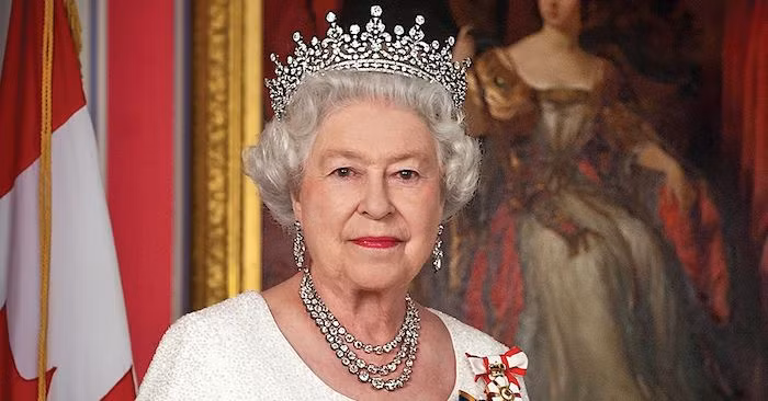  Nữ hoàng Anh Elizabeth II là một trong những nhân vật hoàng gia được công chúng yêu mến và kính trọng nhất. Bà là người trị vì lâu nhất trong lịch sử nước Anh.