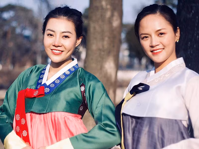 Về phần mình, Thanh Hương nói rằng cô chưa bao giờ mảy may suy nghĩ thua kém Thu Quỳnh hay Phương Oanh.