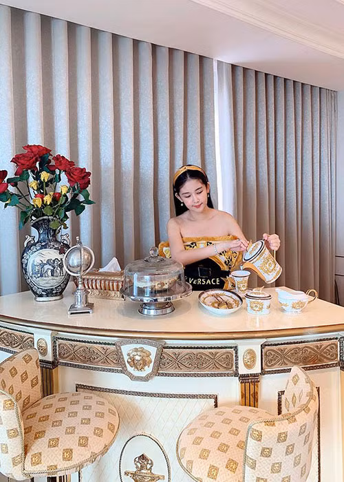 Hiện tại, chân dài sinh năm 1995 vẫn kín tiếng về chuyện tình cảm.