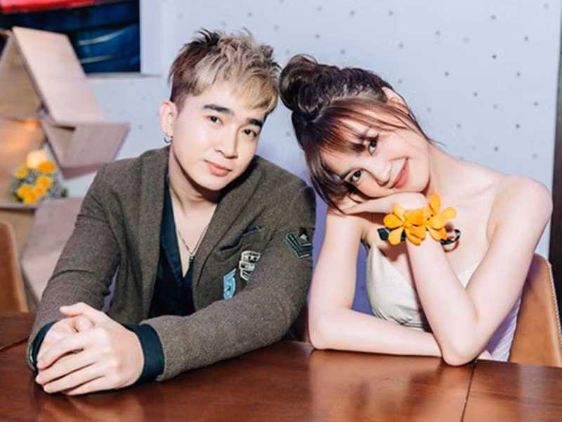 Mới đây, trong một gameshow, khi được Gin Tuấn Kiệt hỏi có phải thích một chàng trai tên Hiếu không, Ninh Dương Lan Ngọc trả lời “Không”. Tuy nhiên, cô bị máy phát hiện nói dối bóc mẽ. Ảnh: Yan